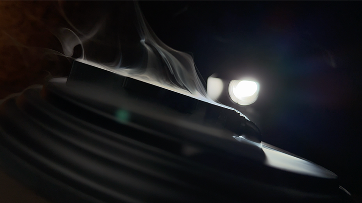 Ultra Smoke Magic Accessory by Bond Lee, Wenzi & MS Magic